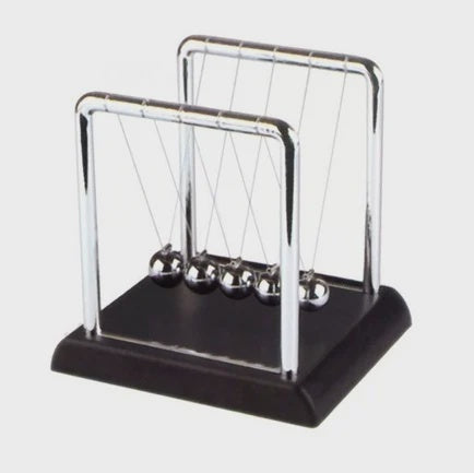 Newton's Cradle (M)